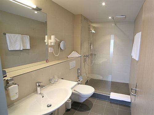Hotel Hoeri Inn Екстер'єр фото